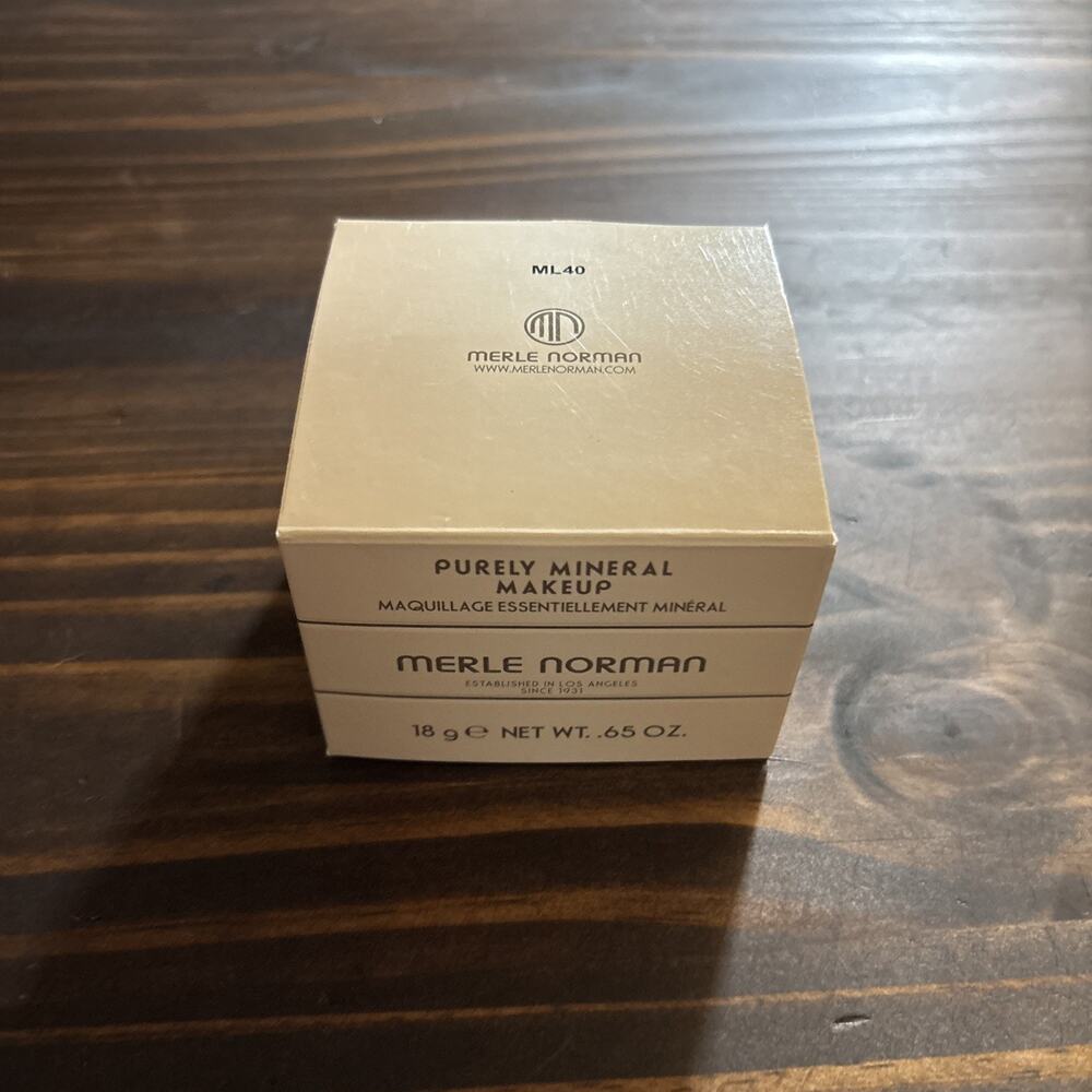 Merle Norman Purely Mineral Loose Powder in ML40 New